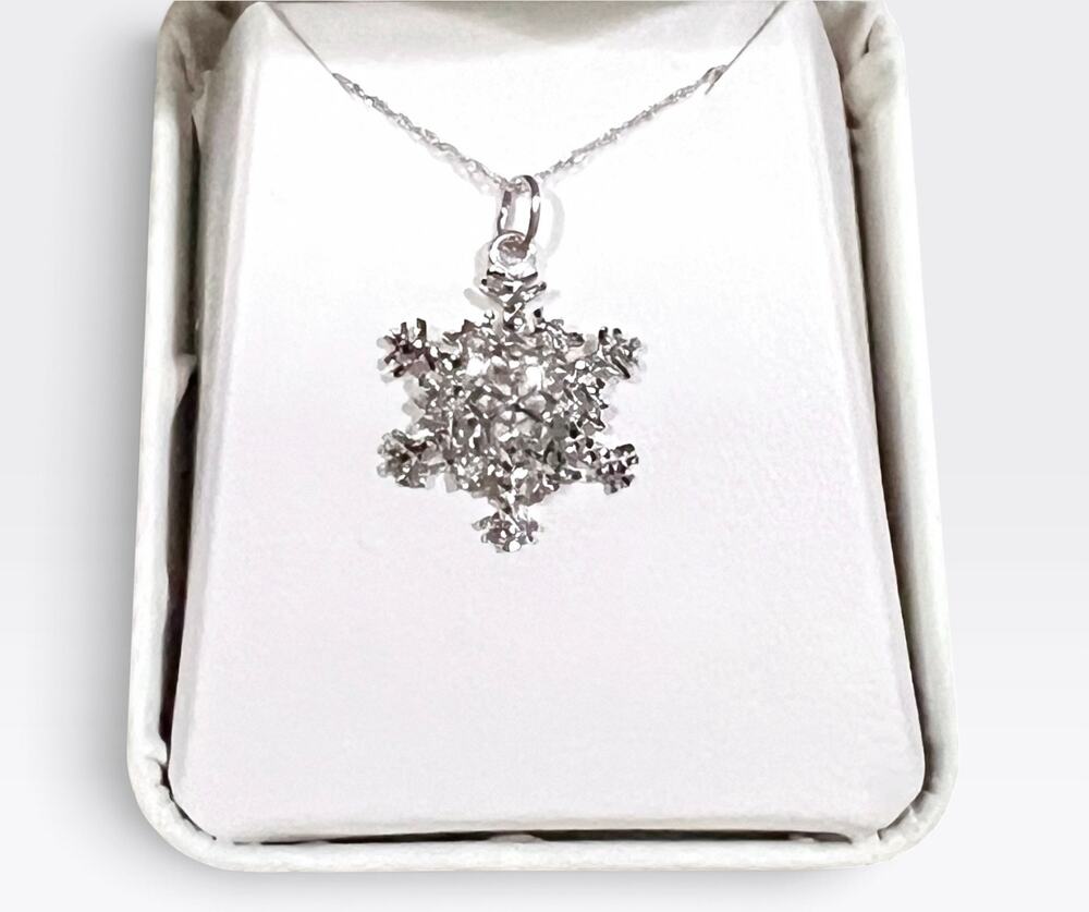 Bolivia 10K White Gold Snowflake Snow Flake Diamond Cuts Charm w/ Chain & Box